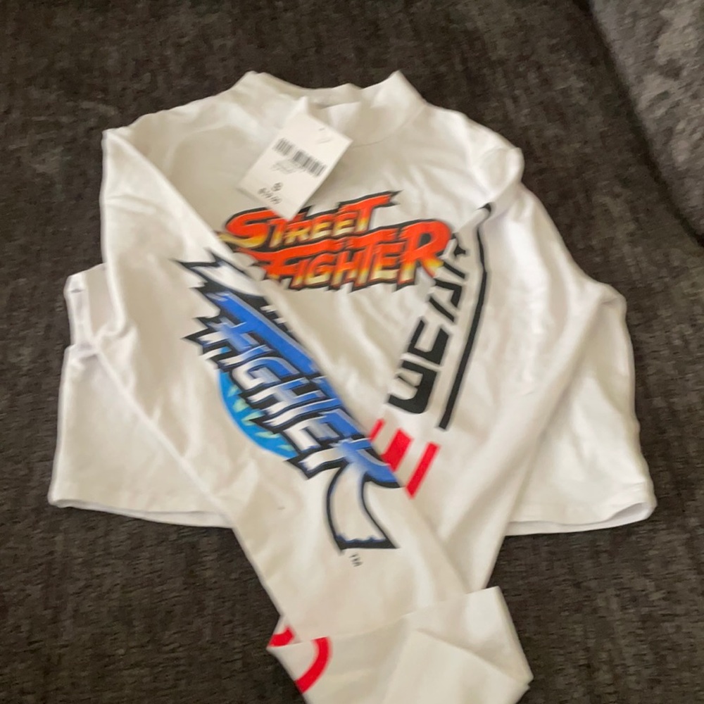 Women crop too long sleeve shirt new with tags